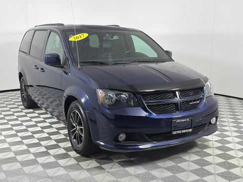 Used 2017 Dodge Grand Caravan GT FWD image 3