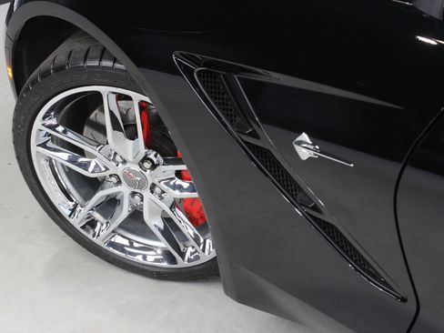 Used 2016 Chevrolet Corvette Stingray Coupe w/ 2LT Preferred Equipment Group image 22