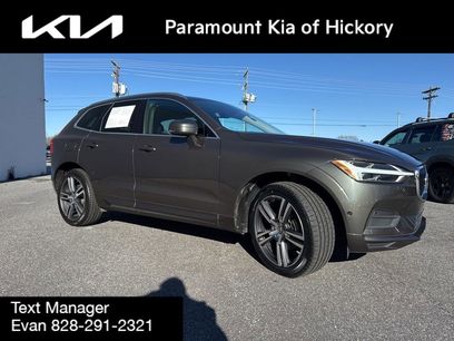 Used 2019 Volvo XC60 T5 Momentum w/ Premium Package