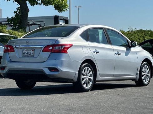 Used 2019 Nissan Sentra SV FWD image 4