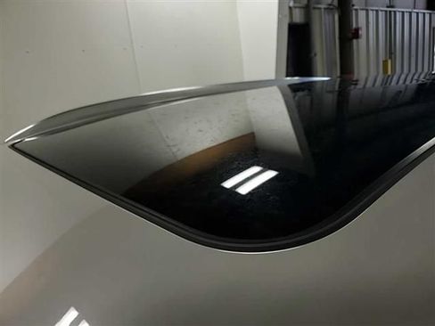 Used 2023 Lincoln Nautilus Reserve FWD image 11