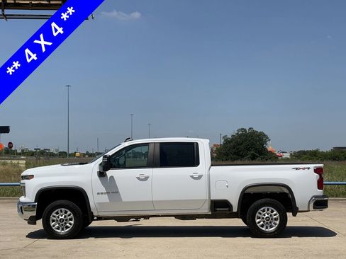 Used 2024 Chevrolet Silverado 2500 LT w/ Convenience Package AWD/4WD image 3