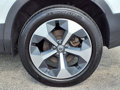 Used 2023 Volvo XC40 B5 Plus w/ Driver Assist Package AWD/4WD image 6