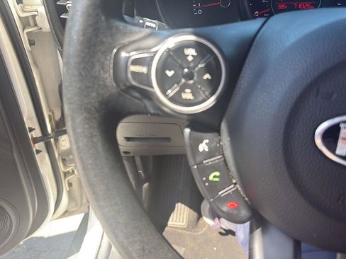 Used 2018 Kia Soul + FWD image 14