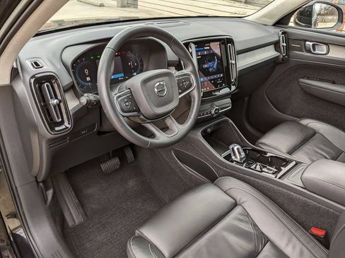 Used 2023 Volvo XC40 B5 Plus w/ Driver Assist Package AWD/4WD image 8