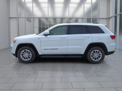 Used 2018 Jeep Grand Cherokee Laredo AWD/4WD image 5