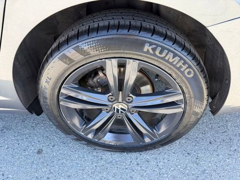 Used 2024 Volkswagen Jetta SE FWD image 13