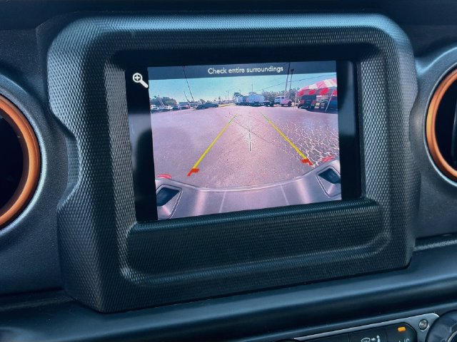 Used 2021 Jeep Gladiator Mojave w/ Cold Weather Group AWD/4WD image 14