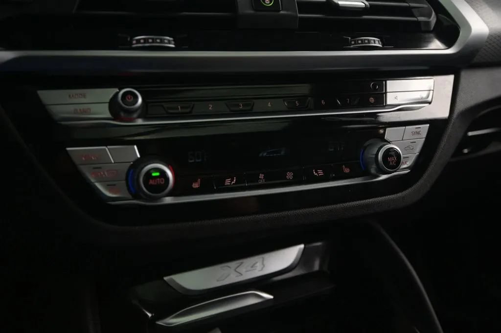 Used 2021 BMW X4 xDrive30i w/ M Sport Package AWD/4WD image 27