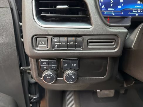 Used 2024 Chevrolet Tahoe LT AWD/4WD image 25