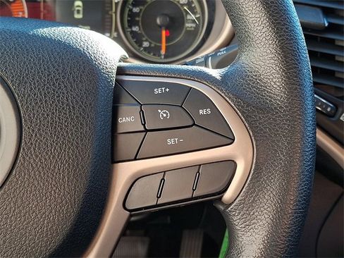 Used 2018 Jeep Cherokee Latitude image 21