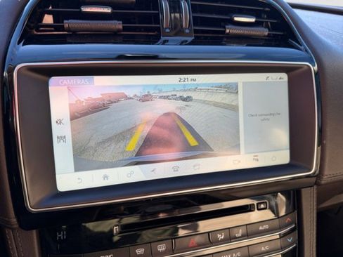 Used 2020 Jaguar F-PACE Prestige image 17