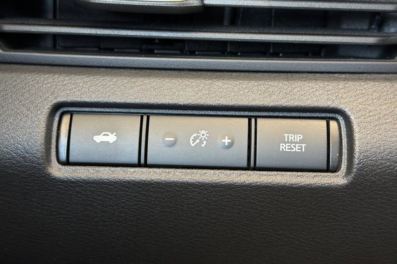 Used 2023 Nissan Altima 2.5 SR w/ SR Premium Package FWD image 29