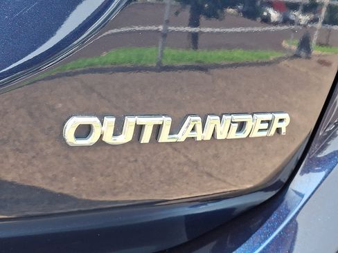 Used 2018 Mitsubishi Outlander LE AWD/4WD image 30