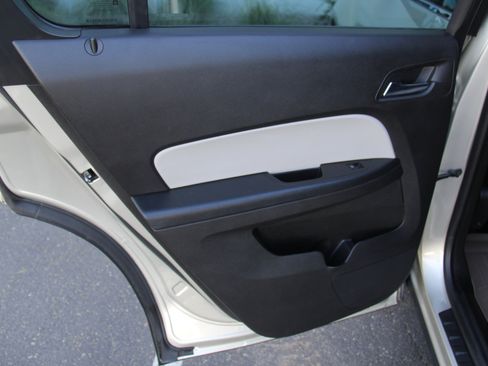 Used 2014 Chevrolet Equinox LS image 21