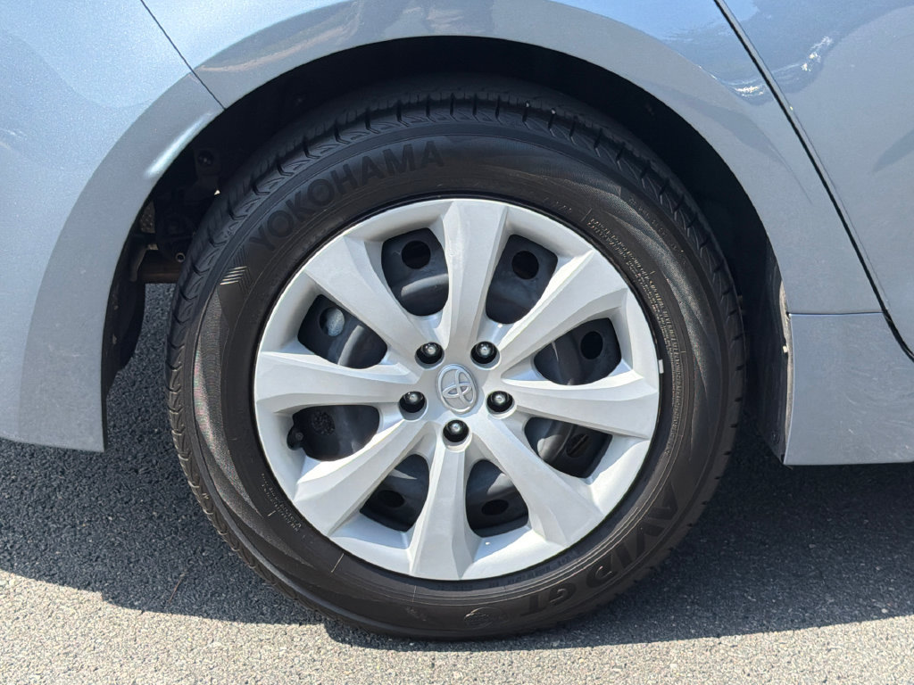 Used 2026 Toyota Corolla LE AWD/4WD image 7