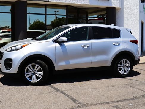 Used 2019 Kia Sportage LX FWD image 4