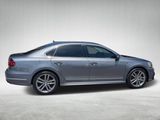 Used 2019 Volkswagen Passat 2.0T SE R-Line image 2