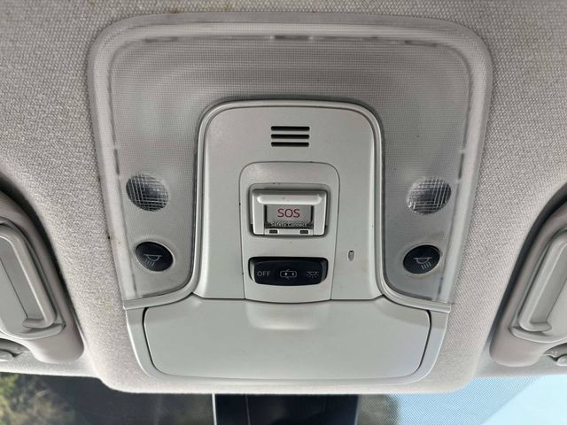 Used 2020 Toyota Prius LE FWD image 32