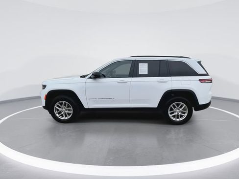 Used 2025 Jeep Grand Cherokee Laredo X w/ Luxury Tech Group I AWD/4WD image 7