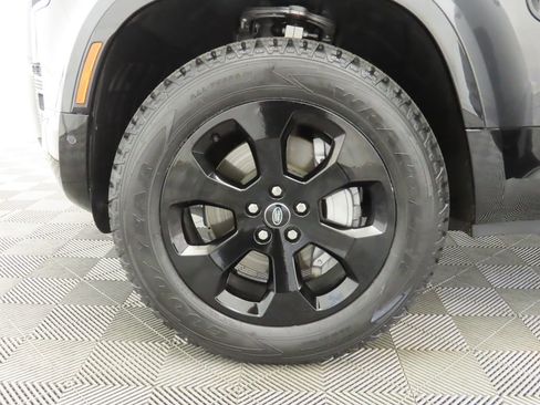Used 2024 Land Rover Defender 110 X-Dynamic SE image 29