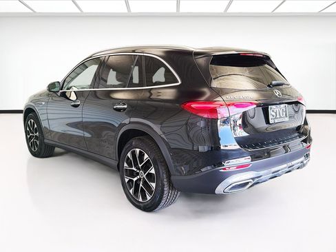 Used 2025 Mercedes-Benz GLC 350e 4MATIC image 6