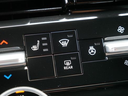 Certified 2025 Nissan Armada PRO-4X AWD/4WD image 32