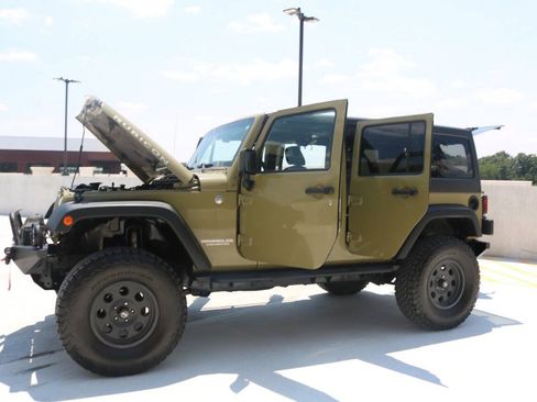 Used 2013 Jeep Wrangler Unlimited Rubicon AWD/4WD image 13