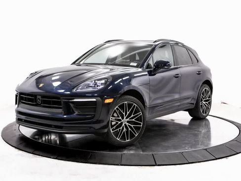 Certified 2023 Porsche Macan image 1