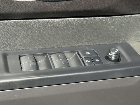 Used 2025 Toyota Tundra SR5 AWD/4WD image 29