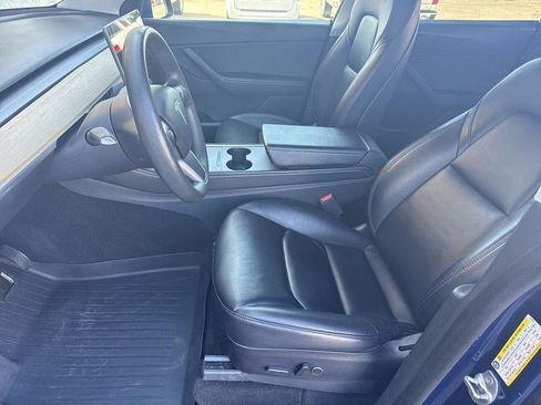 Used 2021 Tesla Model Y Long Range AWD/4WD image 18