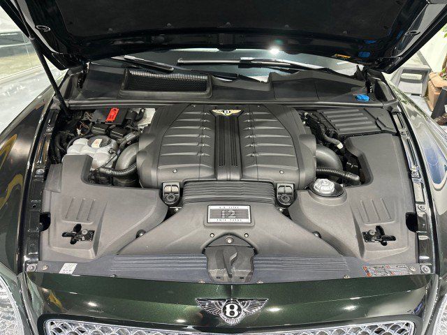Used 2017 Bentley Bentayga AWD/4WD image 26