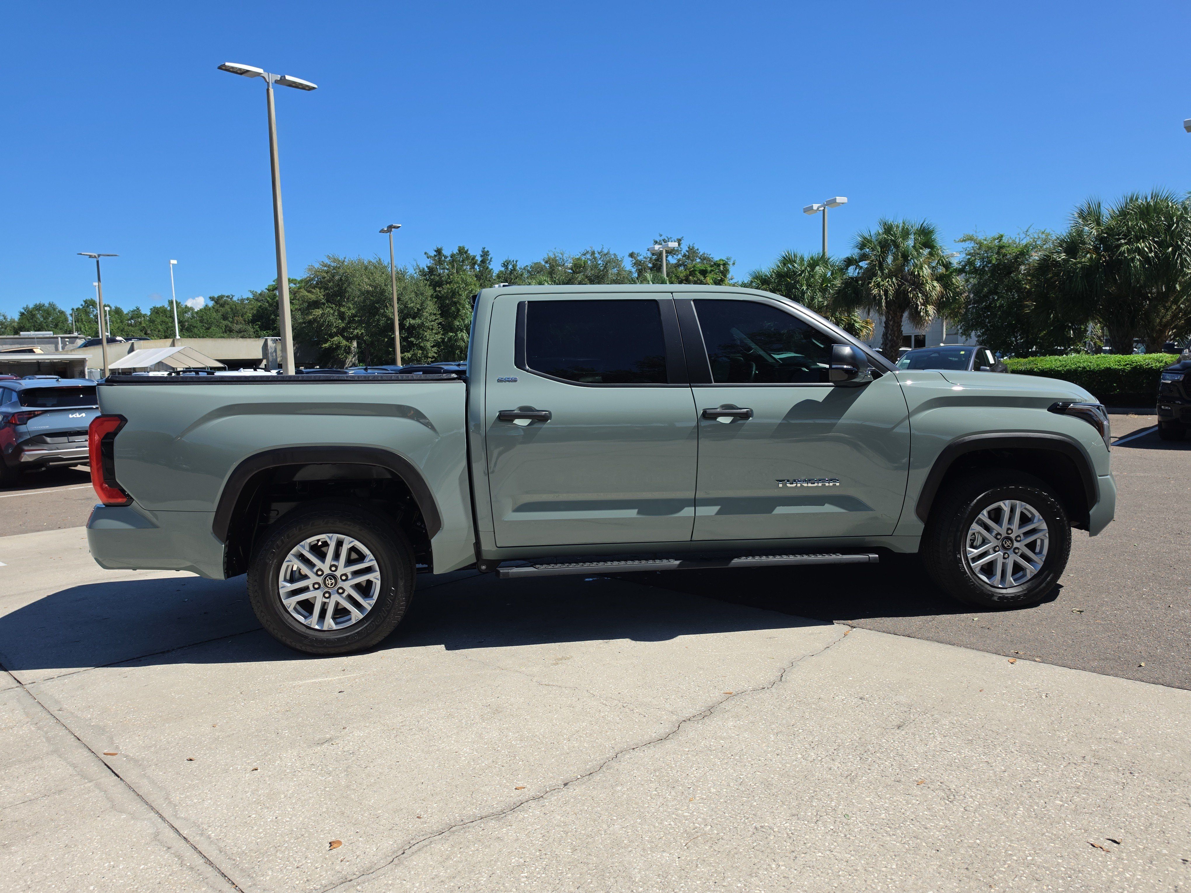 Used 2025 Toyota Tundra SR5 w/ SR5 Convenience Package AWD/4WD image 9