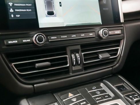 Certified 2021 Porsche Macan S image 32