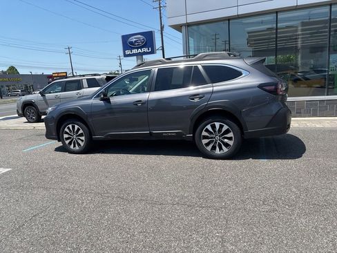 Used 2023 Subaru Outback Limited AWD/4WD image 12