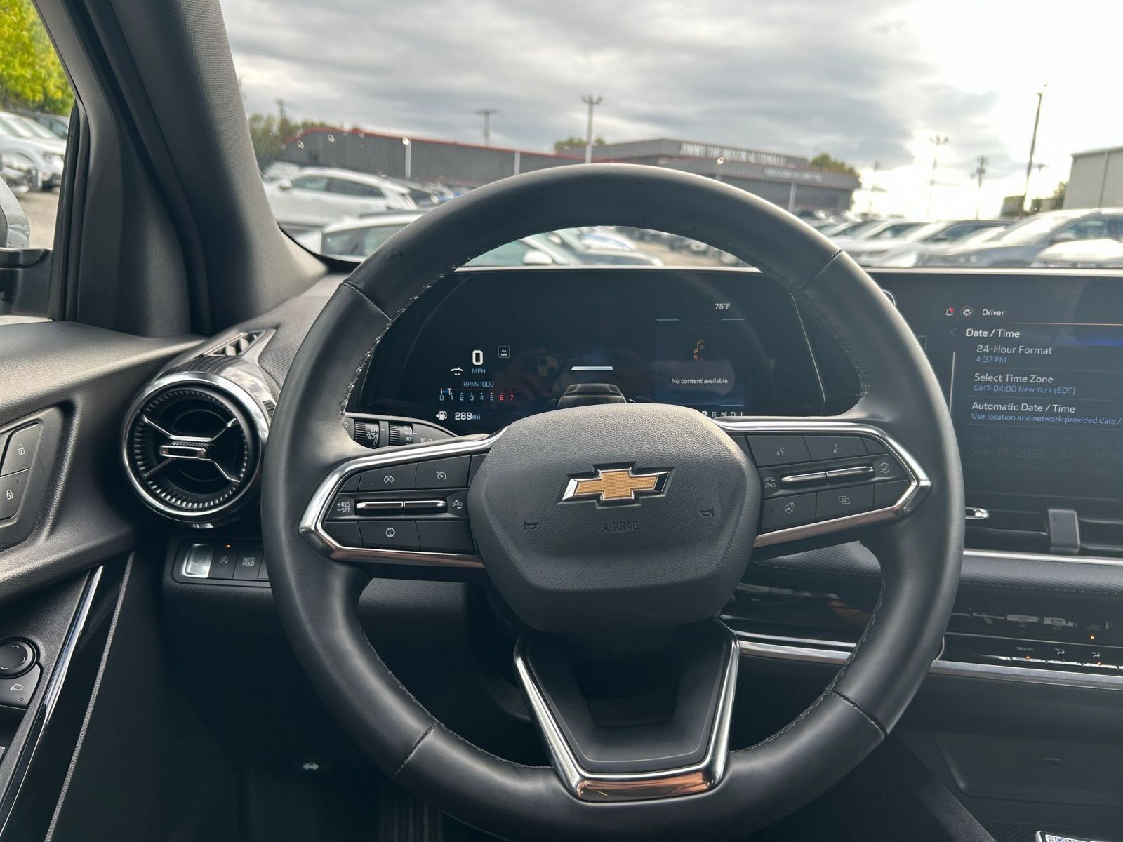 Used 2025 Chevrolet Equinox LT FWD image 28