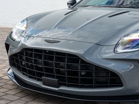 Used 2025 Aston Martin V8 Vantage Coupe RWD image 15