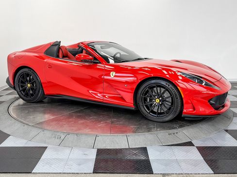 Used 2023 Ferrari 812 GTS RWD image 32