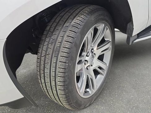 Used 2020 Cadillac Escalade Luxury AWD/4WD image 29