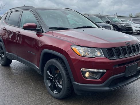 Used 2021 Jeep Compass Latitude w/ Sun and Sound Group AWD/4WD image 1