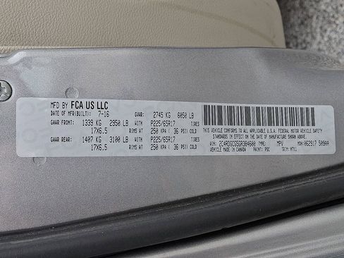 Used 2016 Dodge Grand Caravan SXT image 25