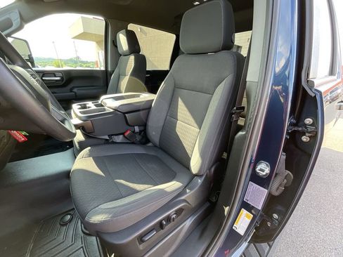 Used 2022 Chevrolet Silverado 2500 Custom w/ Custom Value Package image 17