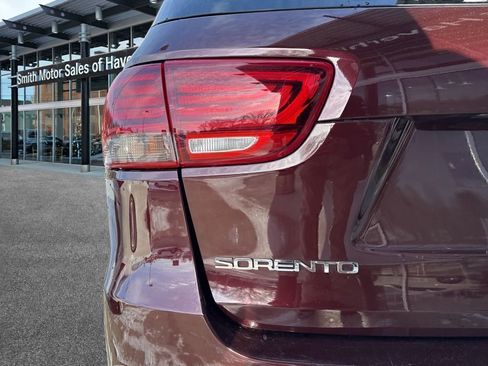 Used 2019 Kia Sorento LX image 8