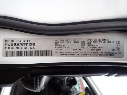 Used 2023 Jeep Grand Cherokee L Laredo image 19