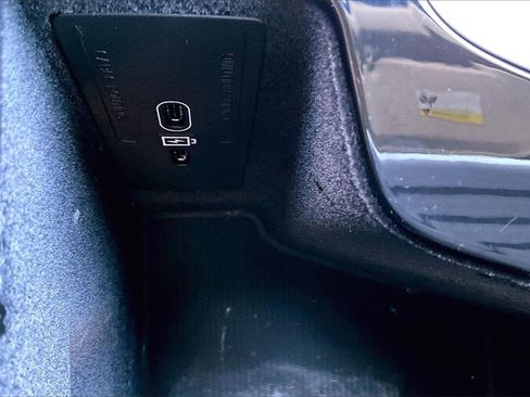 Certified 2023 Volvo XC60 B5 Plus w/ Climate Package image 15