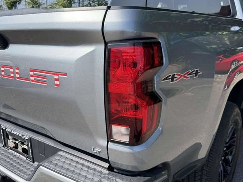 Used 2024 Chevrolet Colorado LT w/ LT Convenience Package II AWD/4WD image 7