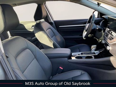 New 2025 Nissan Altima 2.5 SL image 11