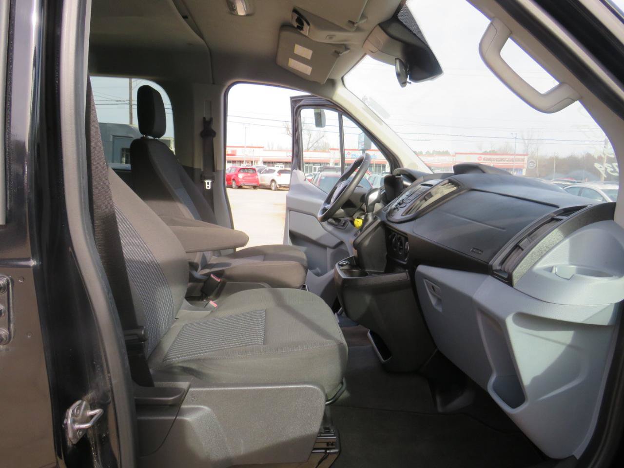 Used 2018 Ford Transit 150 130 Low Roof Wagon RWD image 18