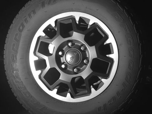 Used 2025 Toyota Tacoma TRD Off-Road AWD/4WD image 13
