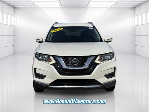 Used 2020 Nissan Rogue SV FWD image 2